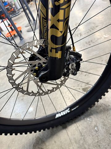 Brugt Lapierre Spicy CF 8.9 Customs 2025 2025 Mountainbike — billede 4 af 12
