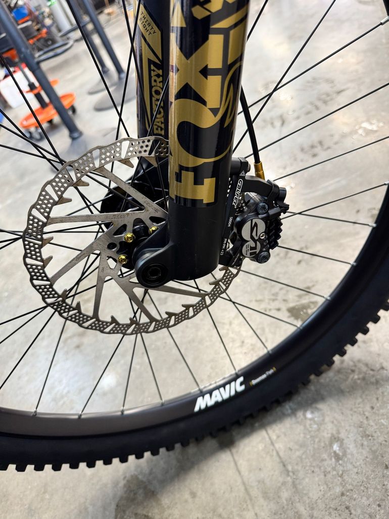 Brugt Lapierre Spicy CF 8.9 Customs 2025 2025 Mountainbike — billede 4 af 12