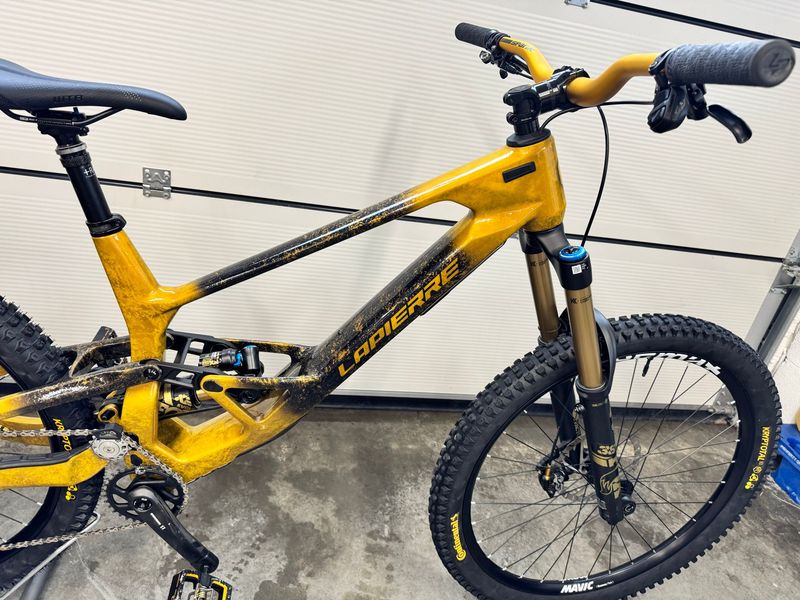 Käytetty Lapierre Spicy CF 8.9 Customs 2025 2025 MTB