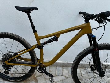 Used Specialized Epic EVO 2023 2023 Mountainbike, Green, 29 — image 1 of 4