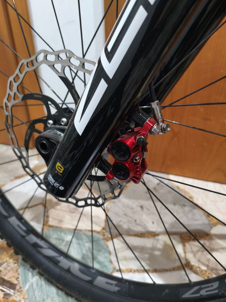 Used YT Industries Capra Shimano Deore 2017 Mountainbike, Black — image 11 of 14