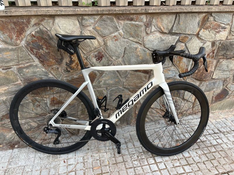 Tweedehands Megamo PULSE ELITE 15 SH12 2024 2024 Road & Gravel