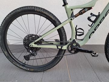 Orbea OIZ M10 2023 2023 Mountainbike usato, Verde — immagine 4 di 6