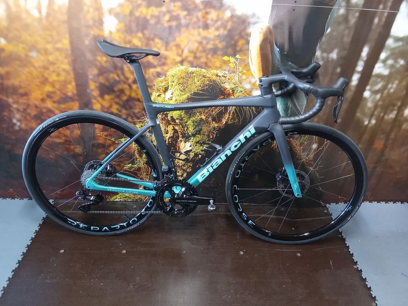 Käytetty Bianchi Specialissima RC Durace Di2 2025 2025 Road & Gravel