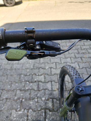 Used RAAW V1 2026 Mountainbike, Light Gray — image 8 of 18