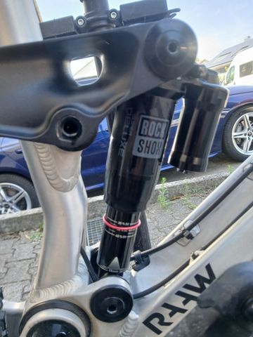 Used RAAW V1 2026 Mountainbike, Light Gray — image 17 of 18