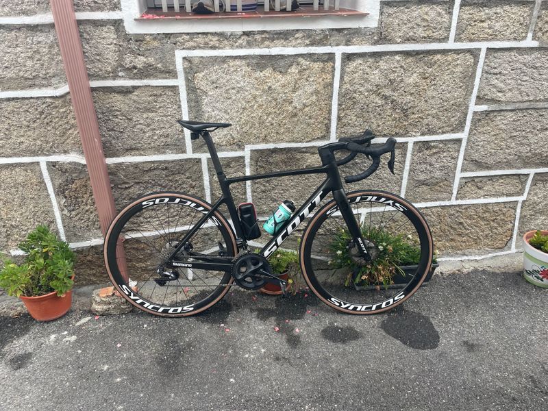 Gebrauchtes Scott Addict RC 15 carbon 2021 2021 Road & Gravel