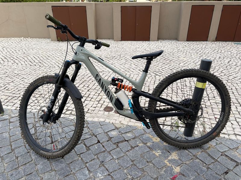 Used Canyon Spectral CF 7 2025 2025 MTB
