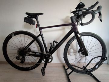 Focus paralane 8.8 Custom SRAM Rival eTap AXS 2025 Road & Gravel de segunda mano, Negro — imagen 1 de 5