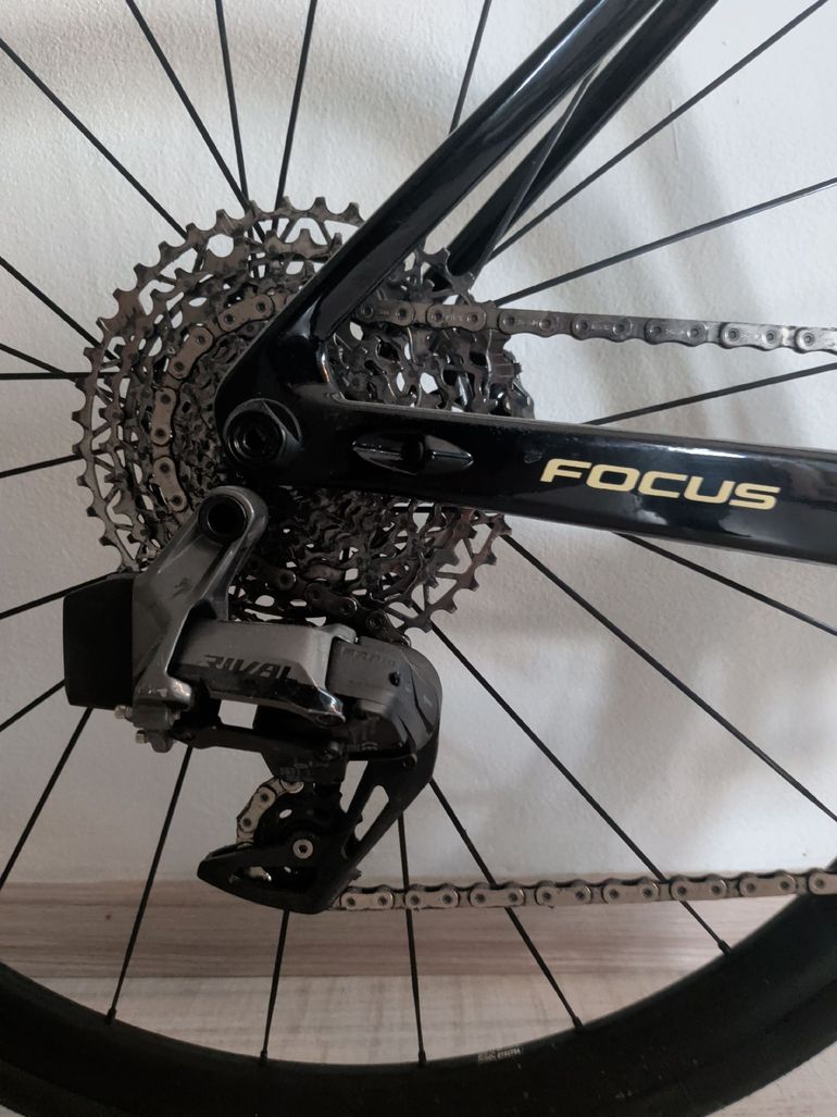 Focus paralane 8.8 Custom SRAM Rival eTap AXS 2025 Road & Gravel de segunda mano, Negro — imagen 3 de 5