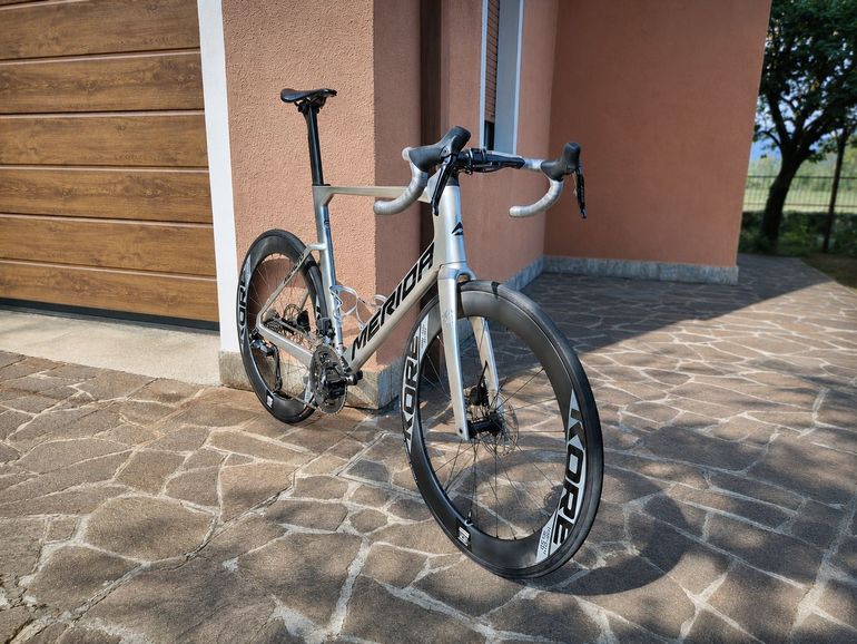 Used Merida REACTO 6000 Di2 2024 2024 Road & Gravel, Light Gray — image 2 of 15