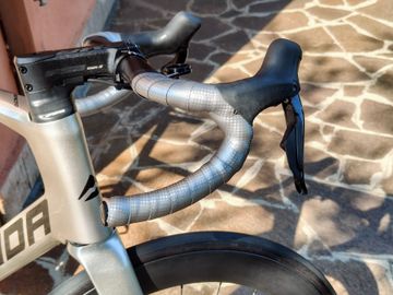 Used Merida REACTO 6000 Di2 2024 2024 Road & Gravel, Light Gray — image 12 of 15