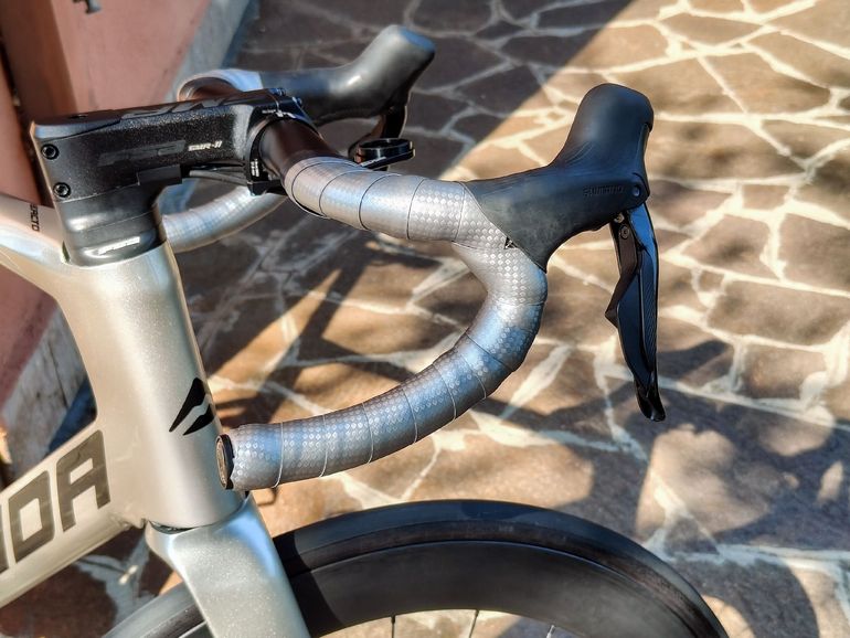 Used Merida REACTO 6000 Di2 2024 2024 Road & Gravel, Light Gray — image 12 of 15