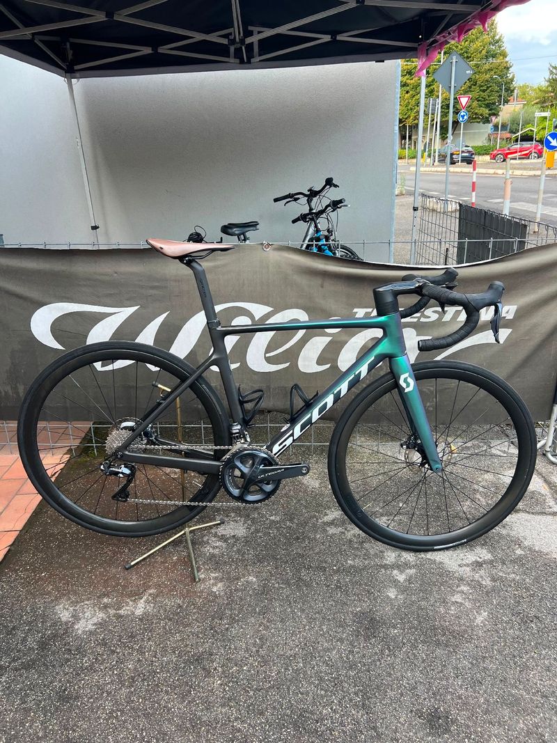 Used Scott Contessa Addict RC 15 2023 2023 Road & Gravel