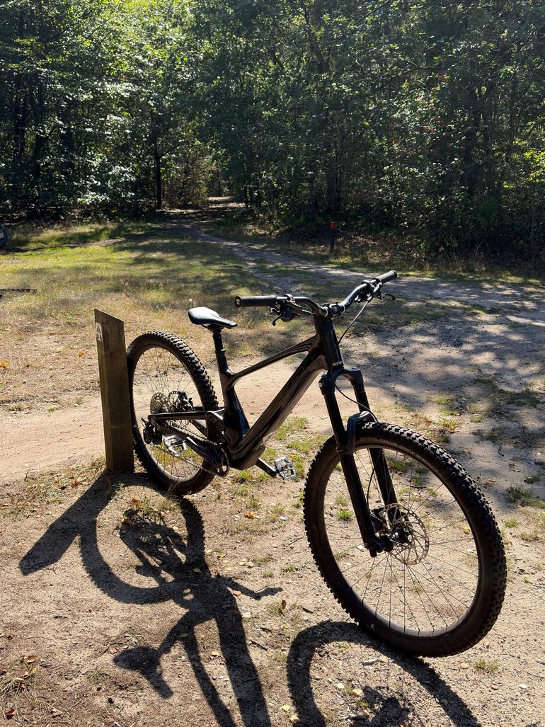 Used Scott Genius 920 2024 2024 Mountainbike, Black, 29 — image 2 of 11