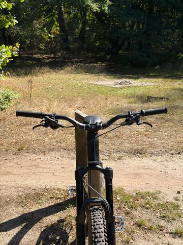 Used Scott Genius 920 2024 2024 Mountainbike, Black, 29 — image 9 of 11