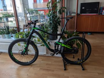 Used Giant Trance 2 Ltd. 2017 Mountainbike, Black — image 1 of 10
