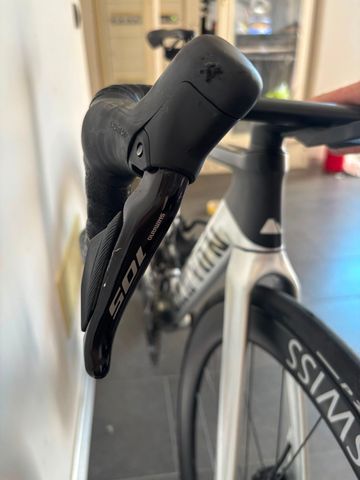 Canyon Aeroad CF SLX 7 Di2 2024 2024 Road & Gravel usato, Grigio chiaro — immagine 10 di 11