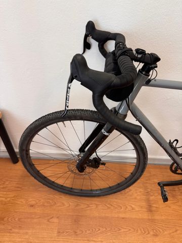Used Rondo Ruut ST2 2024 2024 Road & Gravel, Light Gray — image 5 of 7