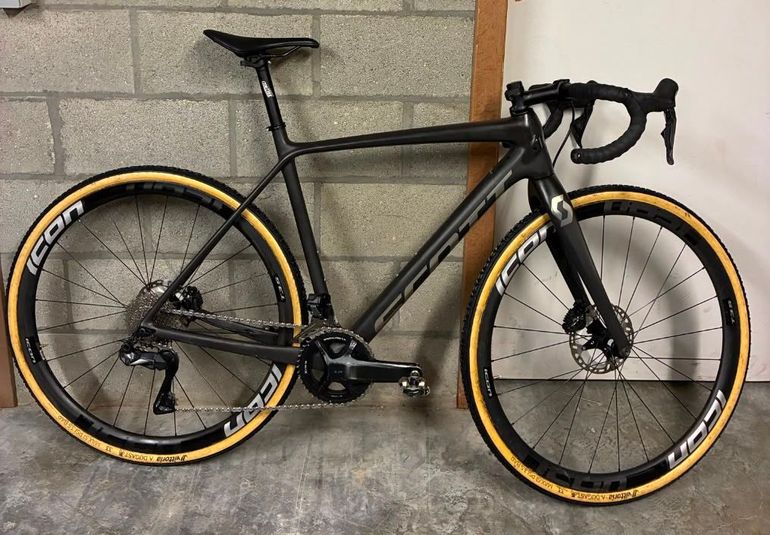 Brugt Scott Addict CX Carbon - cyclocross & gravel 2024 Road & Gravel — billede 3 af 11