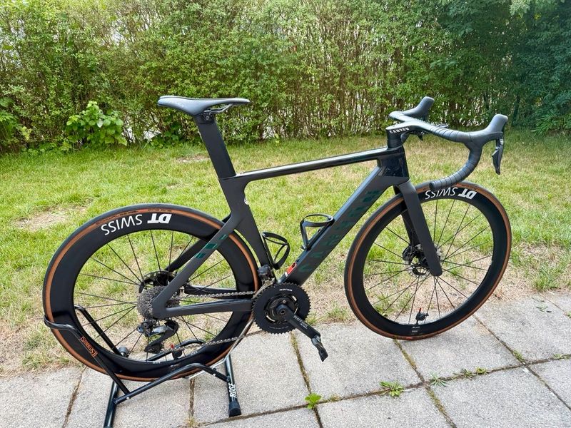 Used Canyon Aeroad CFR Disc Di2 2023 2023 Road & Gravel