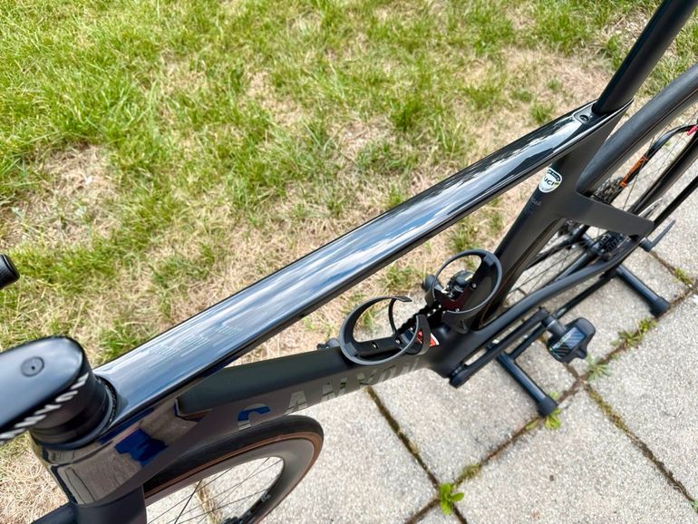 Canyon Aeroad CFR Disc Di2 2023 2023 Road & Gravel usato, Nero — immagine 5 di 12