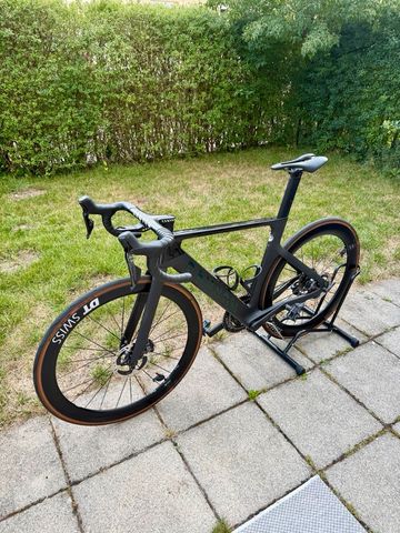 Canyon Aeroad CFR Disc Di2 2023 2023 Road & Gravel usato, Nero — immagine 3 di 12