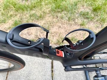 Canyon Aeroad CFR Disc Di2 2023 2023 Road & Gravel usato, Nero — immagine 11 di 12