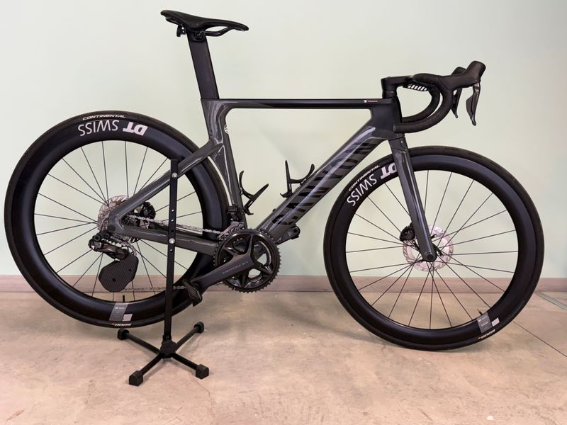 Použité Canyon Aeroad CF SLX 8 Di2 2024 2024 Road & Gravel