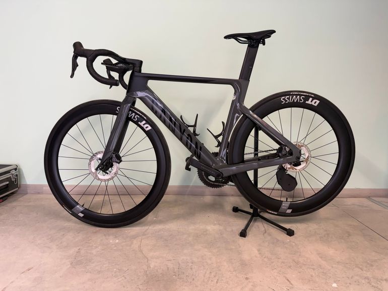 Brugt Canyon Aeroad CF SLX 8 Di2 2024 2024 Road & Gravel — billede 3 af 10