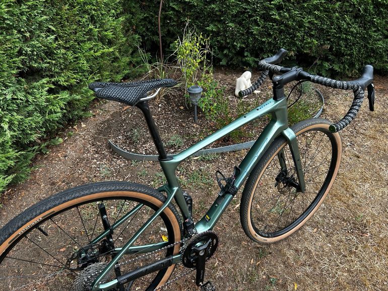 Giant Revolt Advanced Pro 2024 2024 Road & Gravel usato, Verde — immagine 5 di 8