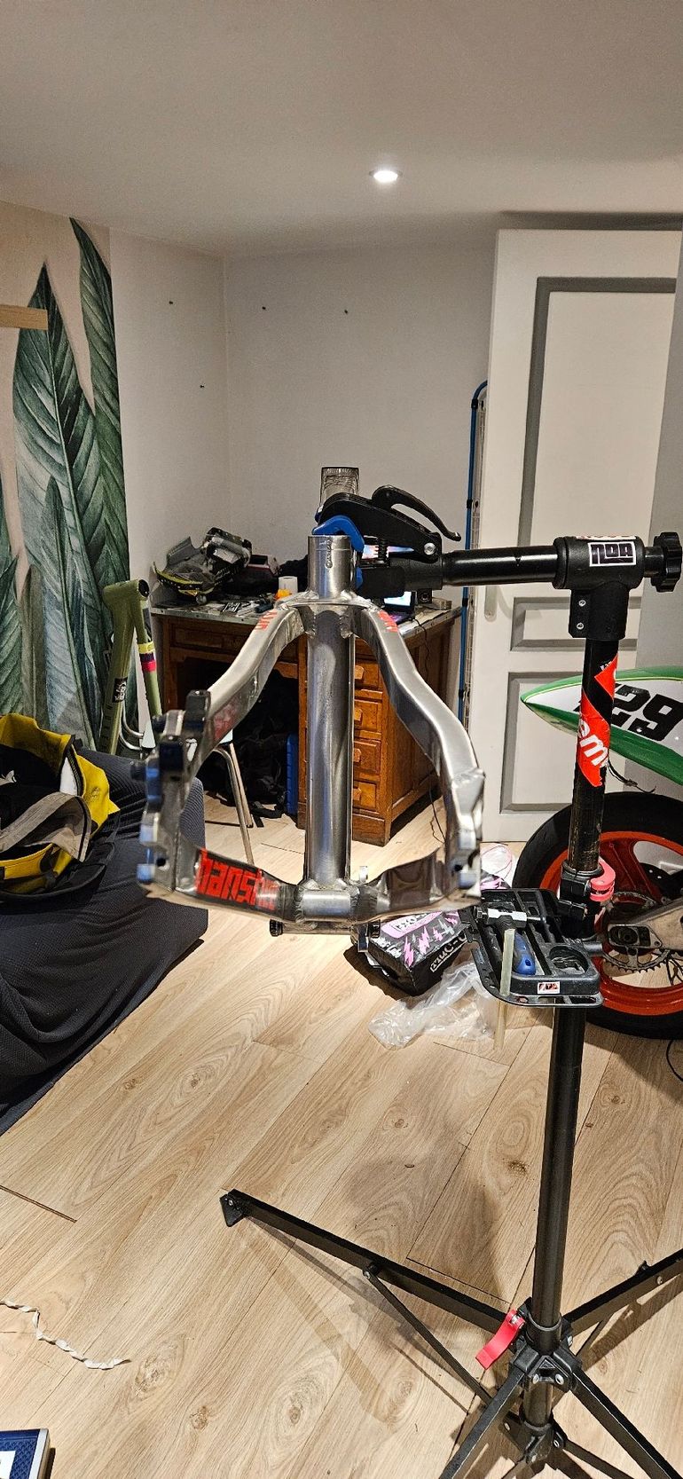 Used Banshee AMP Frameset 2026 Mountainbike, Light Gray — image 4 of 6