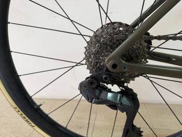 Used Specialized Tarmac Shimano Ultegra Di2 2025 Road & Gravel, Green — image 3 of 7