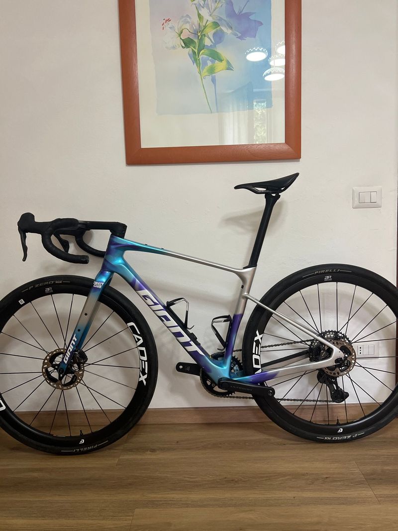 Giant Revolt Advanced Pro 0 2025 2025 Road & Gravel d'occasion