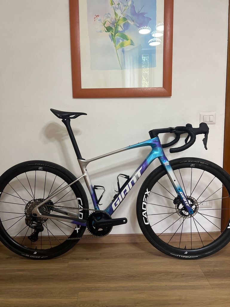Giant Revolt Advanced Pro 0 2025 2025 Road & Gravel d'occasion — image 2 sur 8