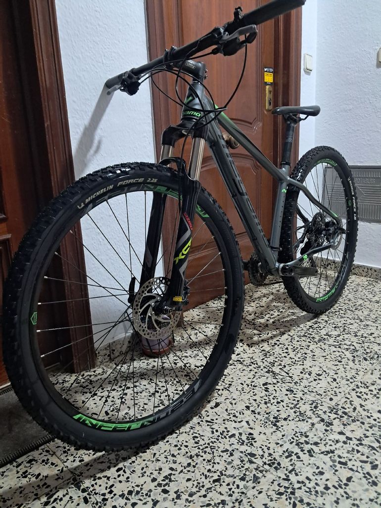 Used Megamo Natural Shimano Deore XT 2023 Mountainbike, Light Gray — image 10 of 10