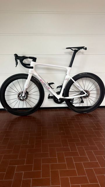 Used Evolve Custom Shimano Dura Ace Di2 2025 Road & Gravel, White — image 1 of 8