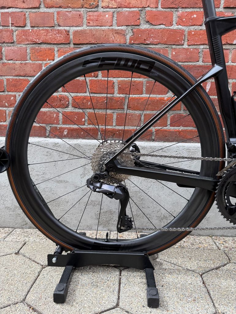 Tweedehands BMC Roadmachine Shimano Ultegra Di2 2024 Road & Gravel — afbeelding 2 van 14
