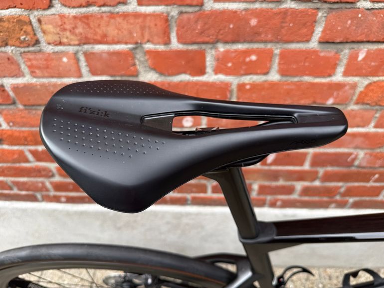 Tweedehands BMC Roadmachine Shimano Ultegra Di2 2024 Road & Gravel — afbeelding 9 van 14