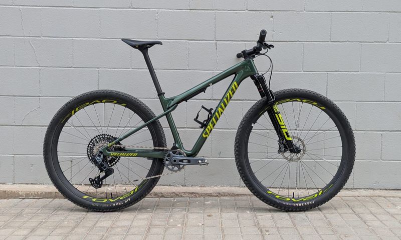 Custom Specialized Epic World Cup Expert - 2025 2025 MTB d'occasion