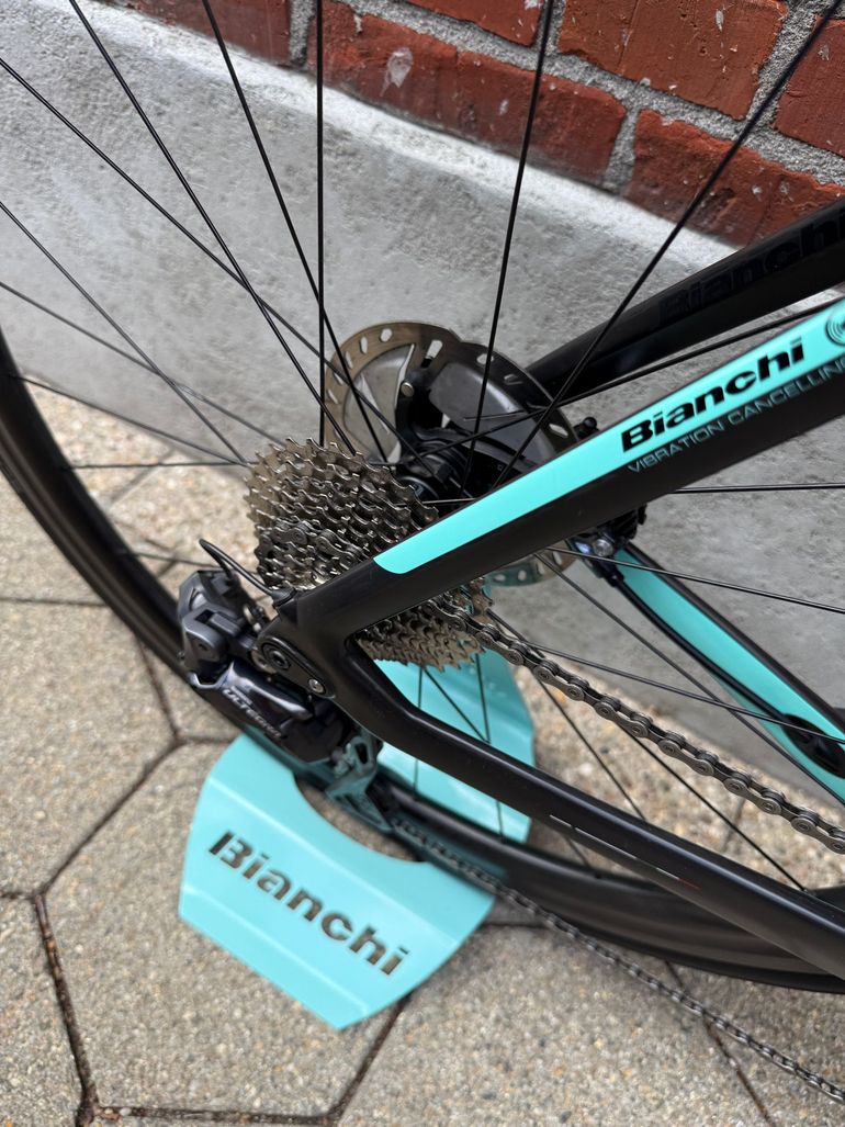 Gebrauchtes Bianchi Oltre Shimano Ultegra Di2 2022 Road & Gravel, Schwarz — Bild 10 von 15