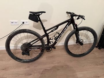 Used Specialized Epic Expert 2023 2023 Mountainbike, Red, 29 — image 2 of 8