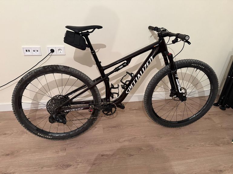 Used Specialized Epic Expert 2023 2023 Mountainbike, Red, 29 — image 2 of 8