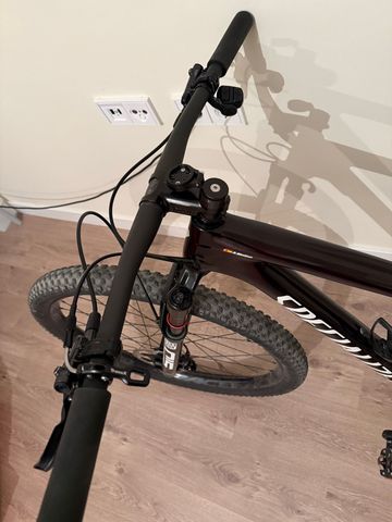 Used Specialized Epic Expert 2023 2023 Mountainbike, Red, 29 — image 7 of 8