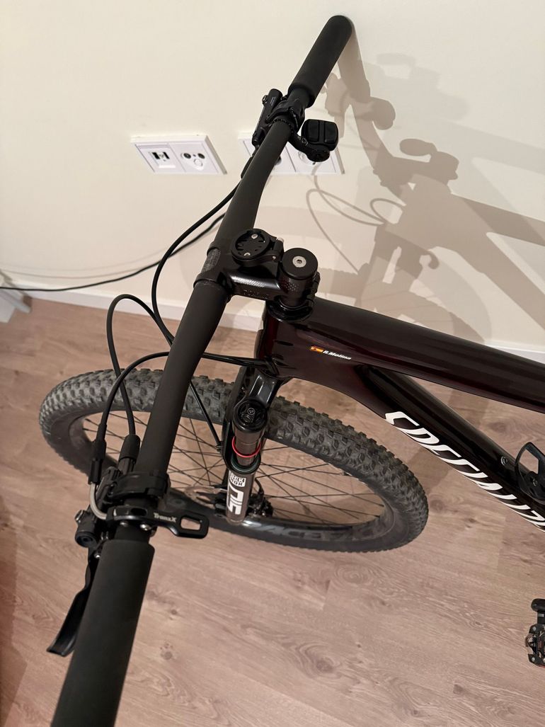 Used Specialized Epic Expert 2023 2023 Mountainbike, Red, 29 — image 7 of 8