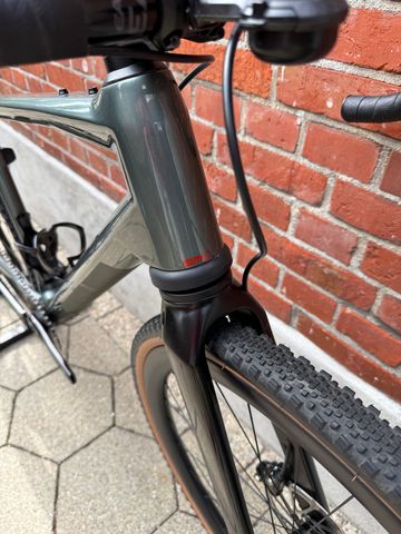 Used BMC Urs SRAM Rival eTap AXS 2024 Road & Gravel, Light Gray — image 6 of 16