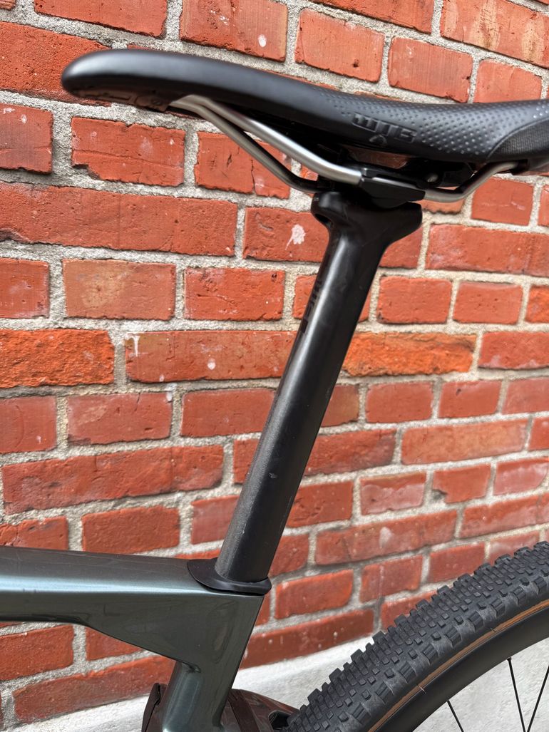 Used BMC Urs SRAM Rival eTap AXS 2024 Road & Gravel, Light Gray — image 16 of 16