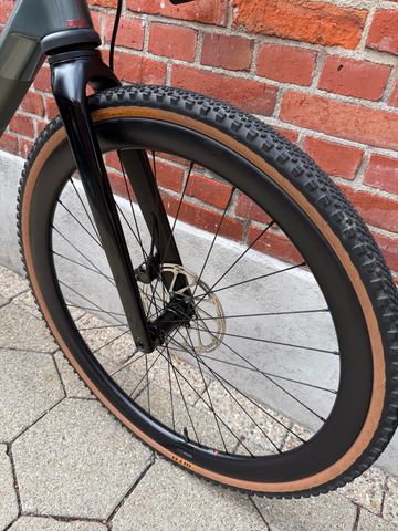 Used BMC Urs SRAM Rival eTap AXS 2024 Road & Gravel, Light Gray — image 4 of 16