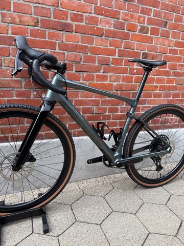 Used BMC Urs SRAM Rival eTap AXS 2024 Road & Gravel, Light Gray — image 13 of 16