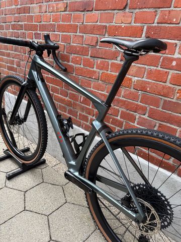 Used BMC Urs SRAM Rival eTap AXS 2024 Road & Gravel, Light Gray — image 14 of 16